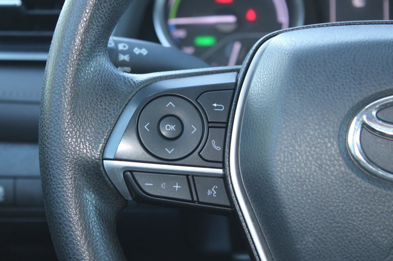 Used 2021 Toyota Camry LE image 23