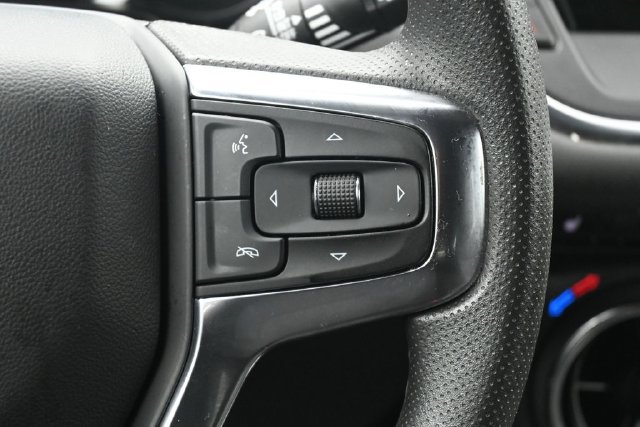 Used 2025 Chevrolet Blazer LT FWD image 17