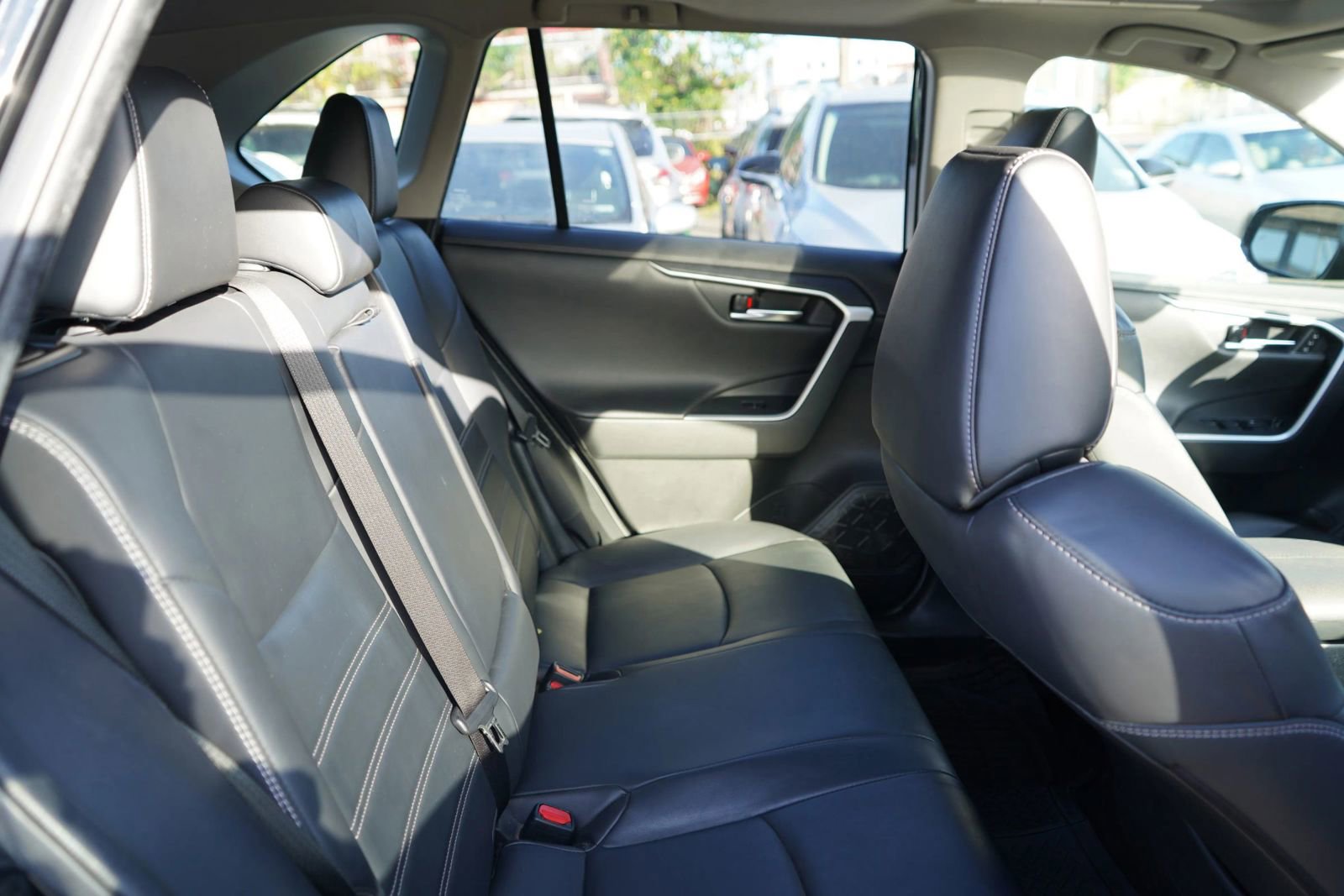 Used 2020 Toyota RAV4 Limited FWD image 20