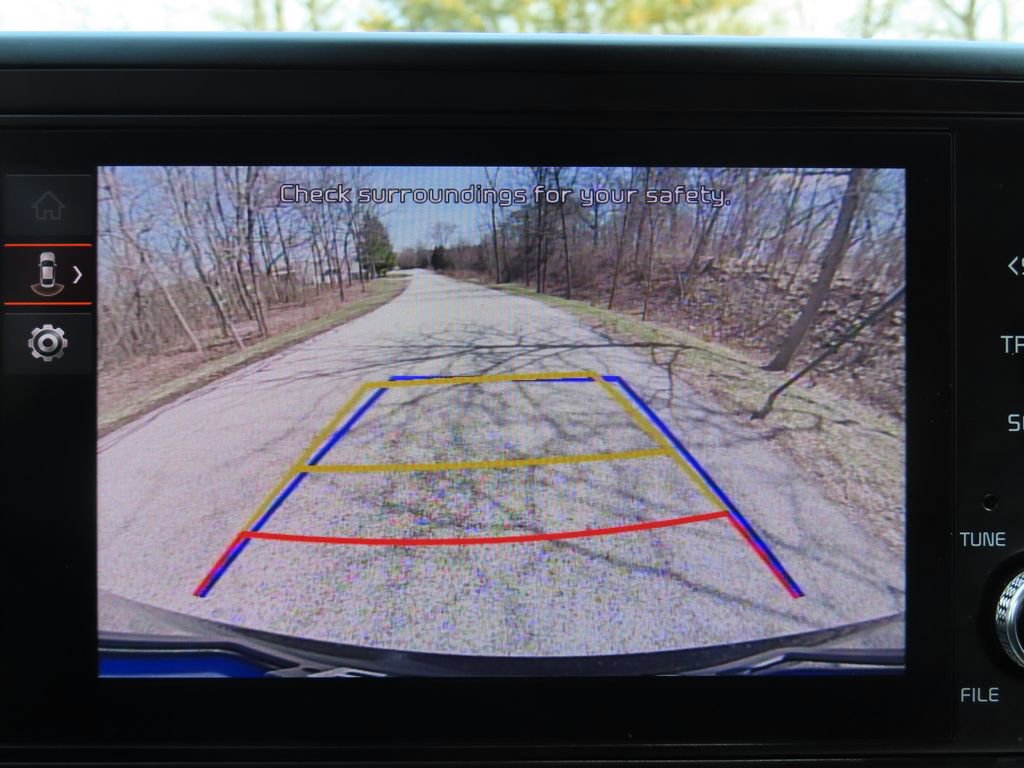 Used 2023 Kia Carnival LX FWD image 5