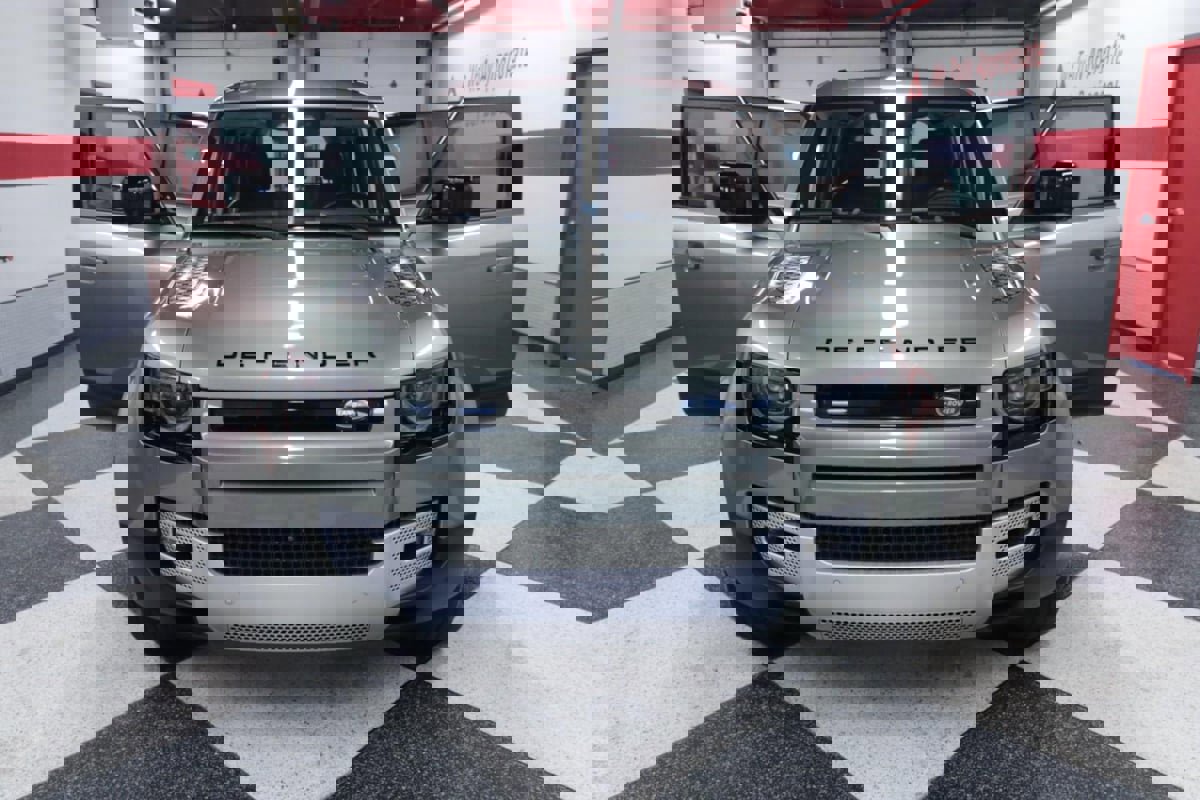 Used 2020 Land Rover Defender 110 SE image 30