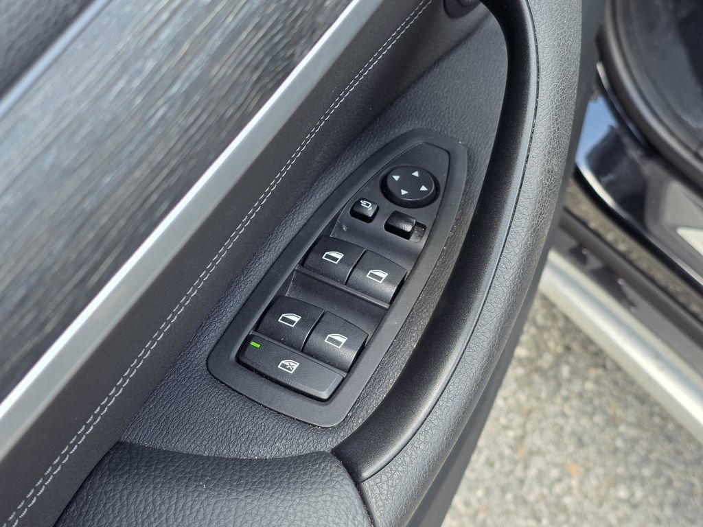 Used 2019 BMW X1 xDrive28i w/ Convenience Package AWD/4WD image 18