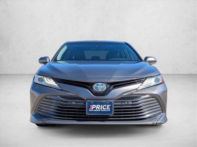 Used 2018 Toyota Camry XLE image 2