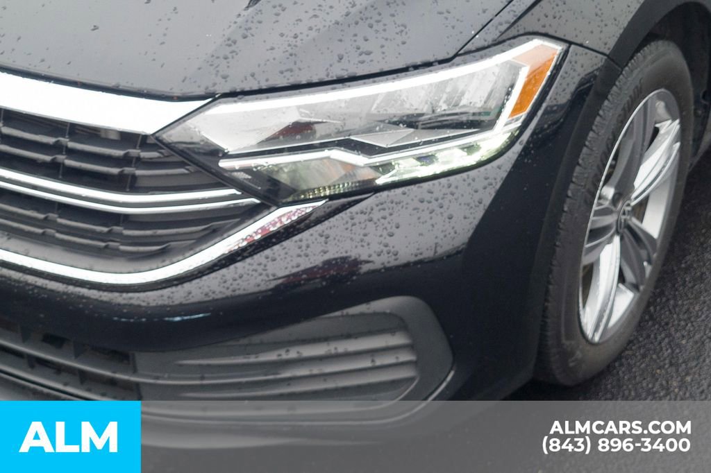 Used 2024 Volkswagen Jetta SE image 11