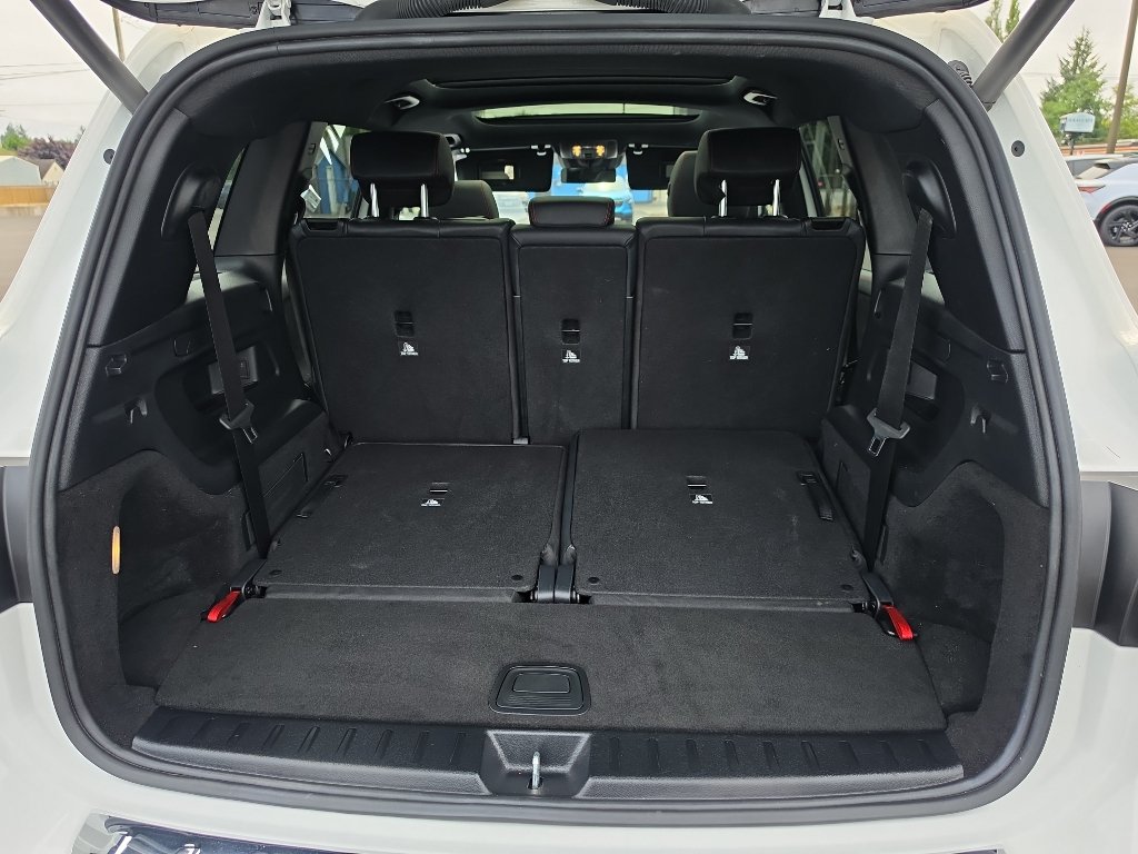 Used 2023 Mercedes-Benz EQB 300 4MATIC image 10