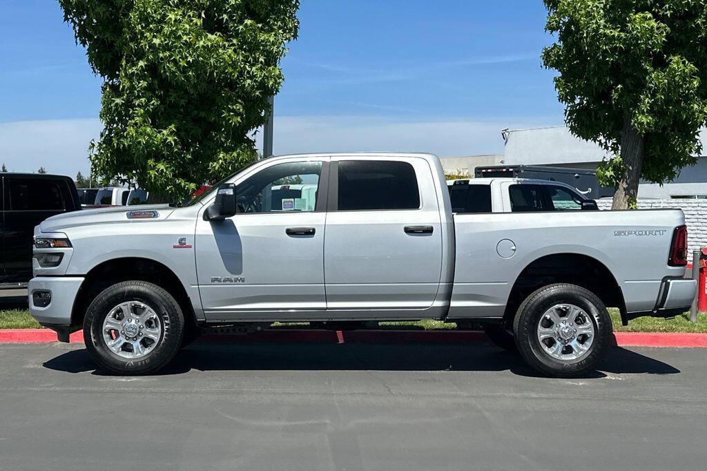 New 2026 RAM 2500 Big Horn AWD/4WD image 7