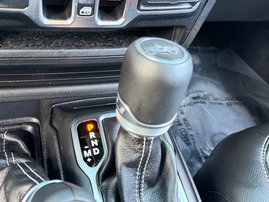 Used 2019 Jeep Wrangler Unlimited Sahara AWD/4WD image 24
