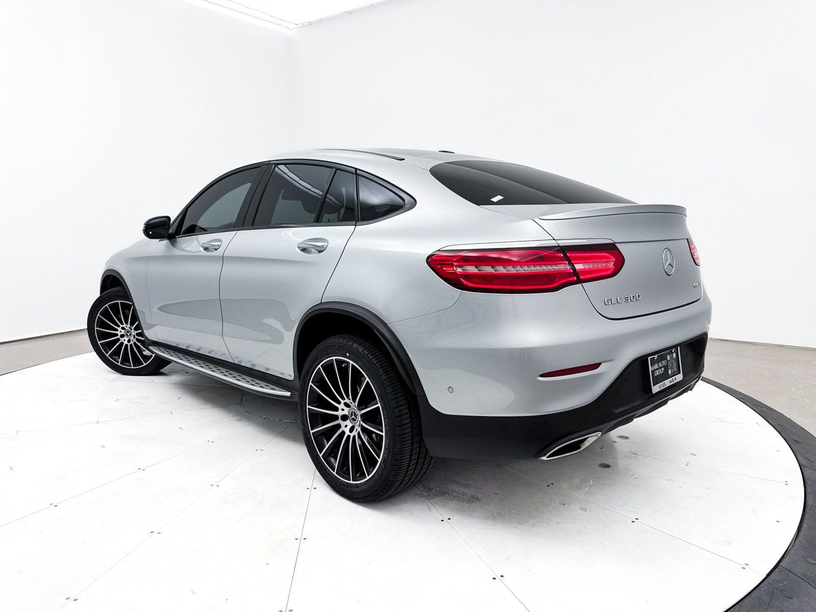 Used 2019 Mercedes-Benz GLC 300 4MATIC Coupe image 2