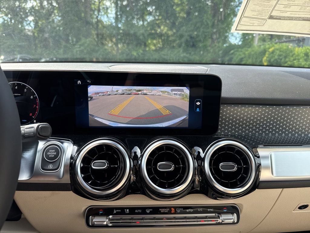 New 2026 Mercedes-Benz GLB 250 4MATIC image 30