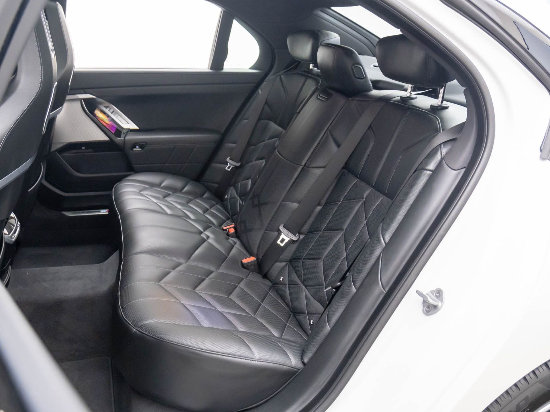 Used 2025 BMW 760i xDrive image 17