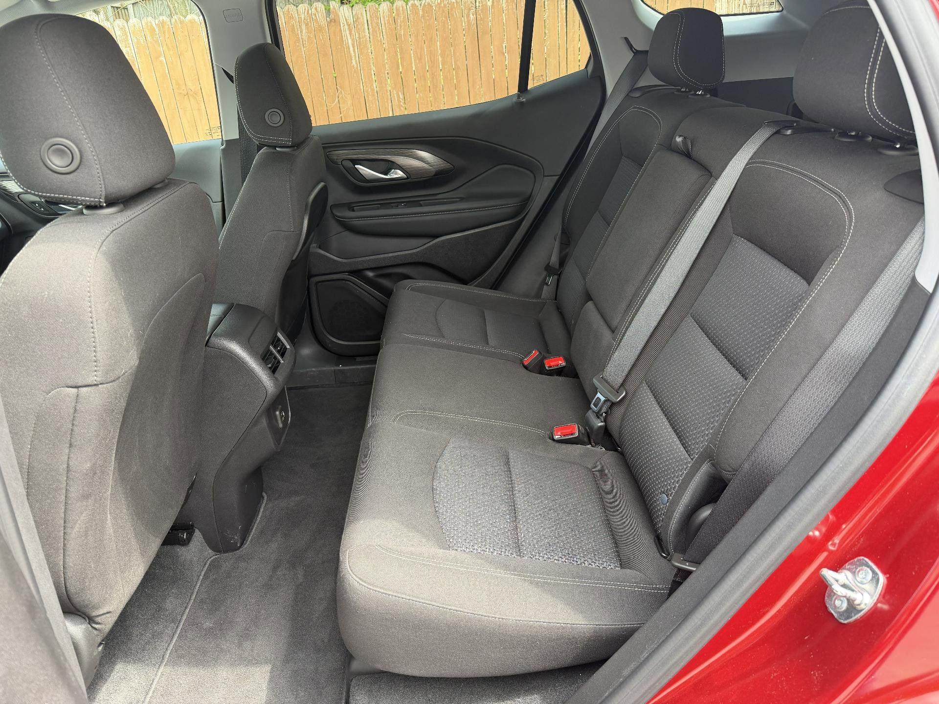 Used 2024 GMC Terrain SLE w/ Driver Convenience Package FWD image 15