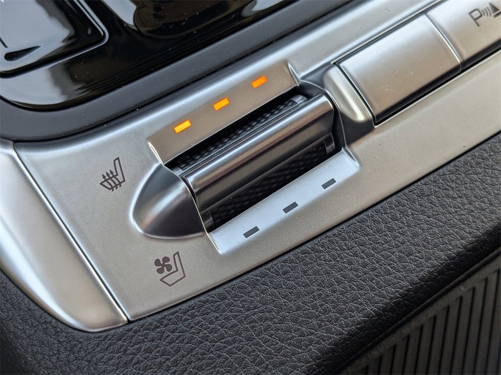 Used 2026 Kia Carnival SX image 29