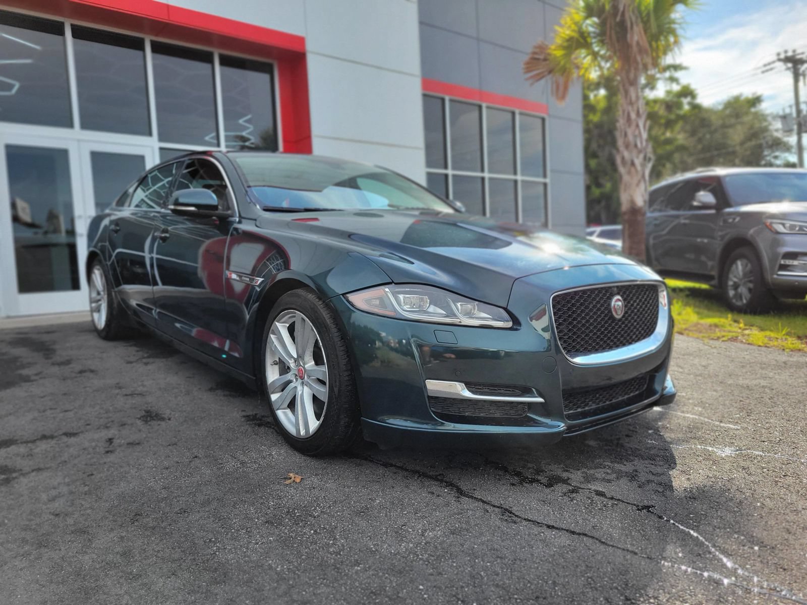 Used 2017 Jaguar XJ L Portfolio AWD/4WD image 3