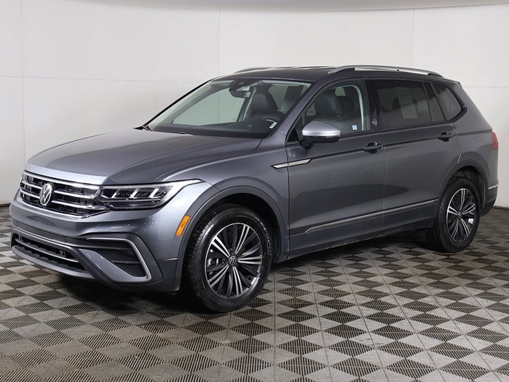 Used 2024 Volkswagen Tiguan SE image 8