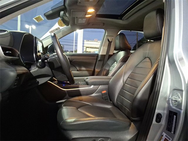 Certified 2024 Toyota Highlander XLE image 20