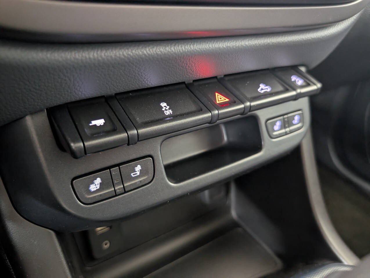 Used 2015 Chevrolet Colorado Z71 AWD/4WD image 11