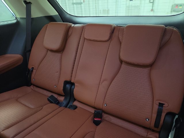 Certified 2025 Kia Carnival SX Prestige FWD image 15
