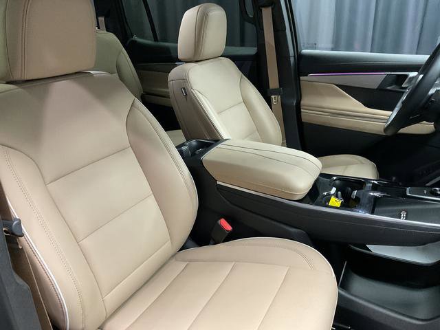 Used 2025 Buick Enclave Preferred w/ LPO, All-Weather Package image 16