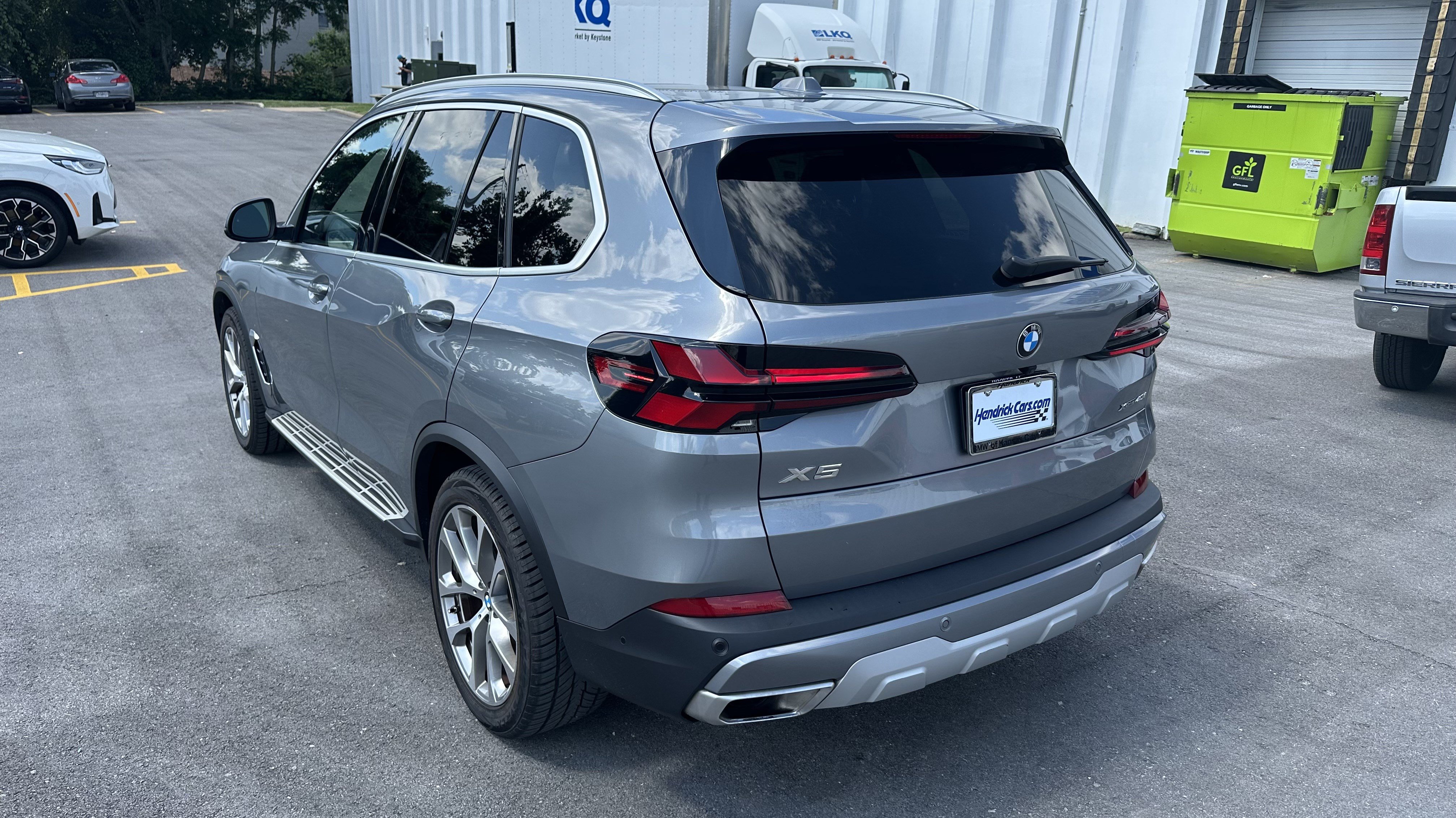 Used 2024 BMW X5 xDrive40i w/ Premium Package AWD/4WD image 8