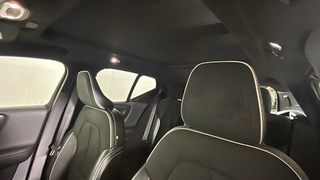 Used 2019 Volvo XC40 T5 R-Design AWD/4WD image 12