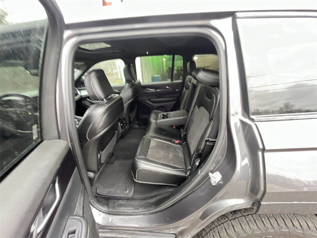 Used 2023 Jeep Grand Cherokee Altitude image 22