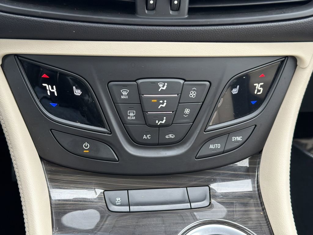 Used 2020 Buick Envision Essence w/ Experience Buick Package image 8