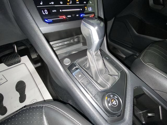 Used 2022 Volkswagen Tiguan SE AWD/4WD image 19