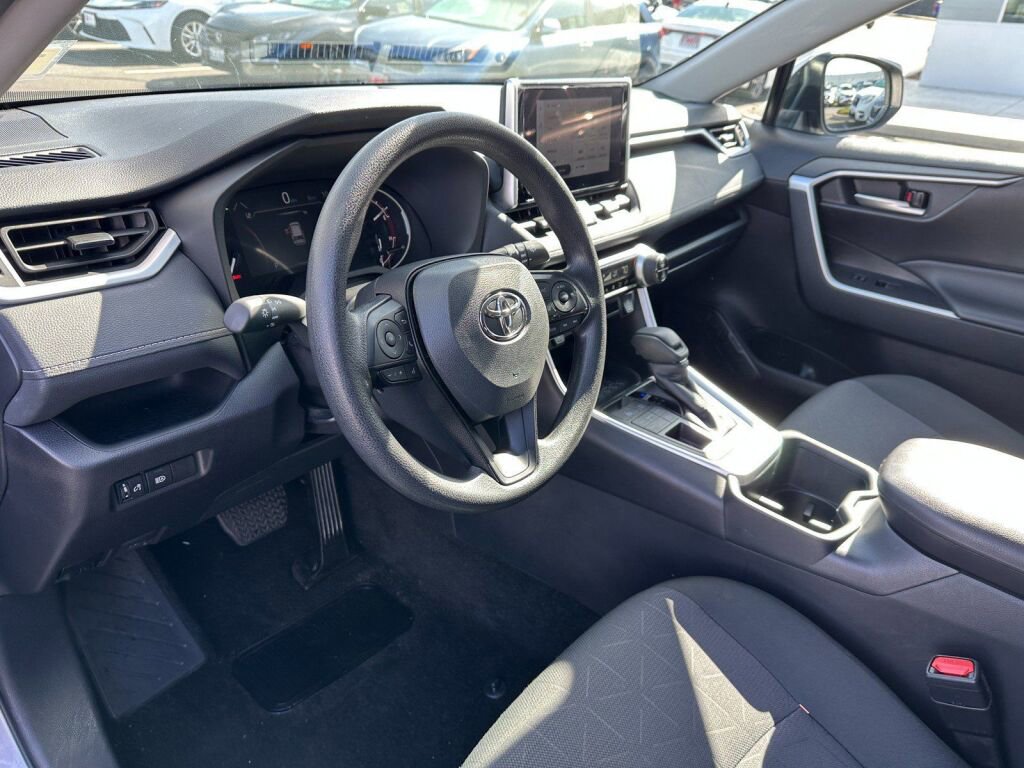Used 2025 Toyota RAV4 XLE image 11