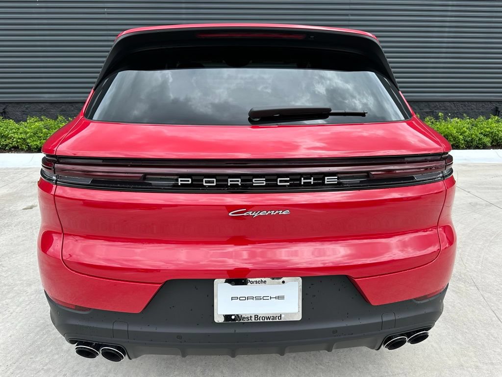 Certified 2025 Porsche Cayenne E-Hybrid AWD/4WD image 11