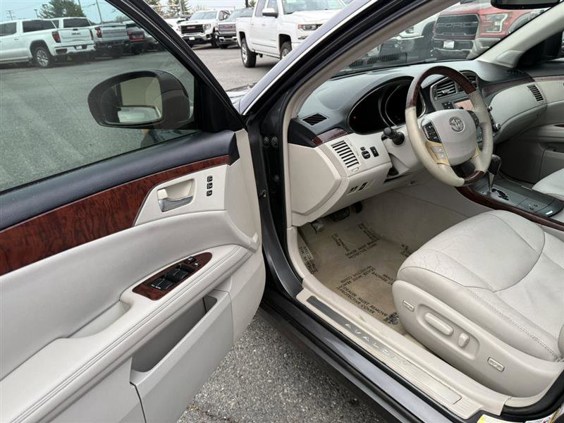 Used 2011 Toyota Avalon Limited FWD image 27