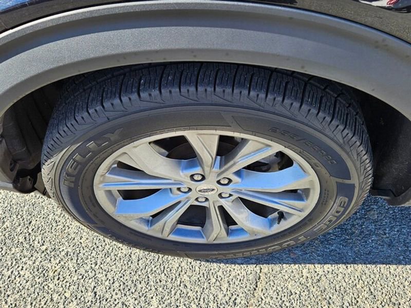 Certified 2023 Ford Explorer Limited w/ Equipment Group 301A RWD image 20