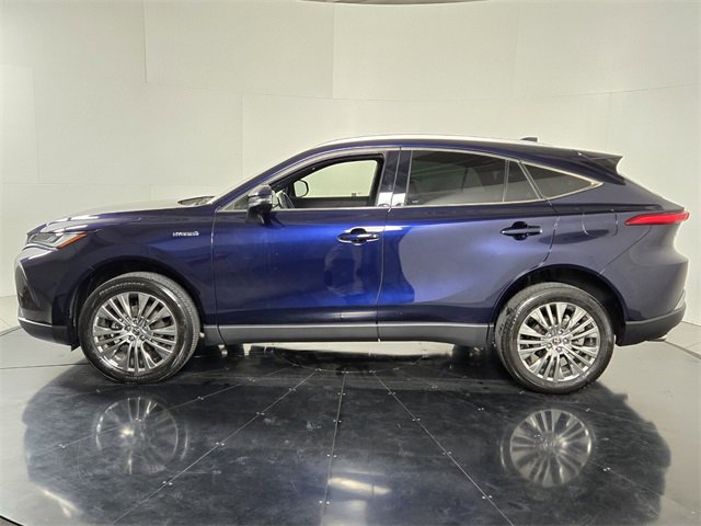 Used 2021 Toyota Venza Limited image 3