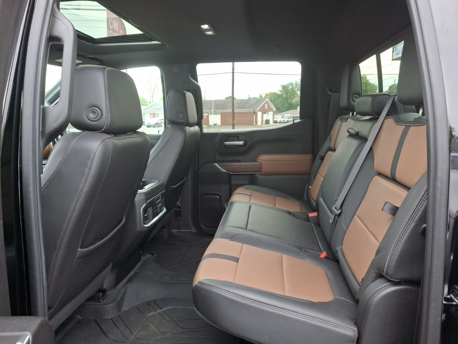 Used 2021 Chevrolet Silverado 1500 High Country w/ Technology Package AWD/4WD image 10
