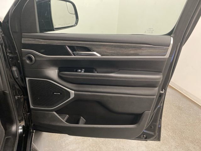 Used 2022 Jeep Wagoneer Series II w/ Premium Group I AWD/4WD image 27
