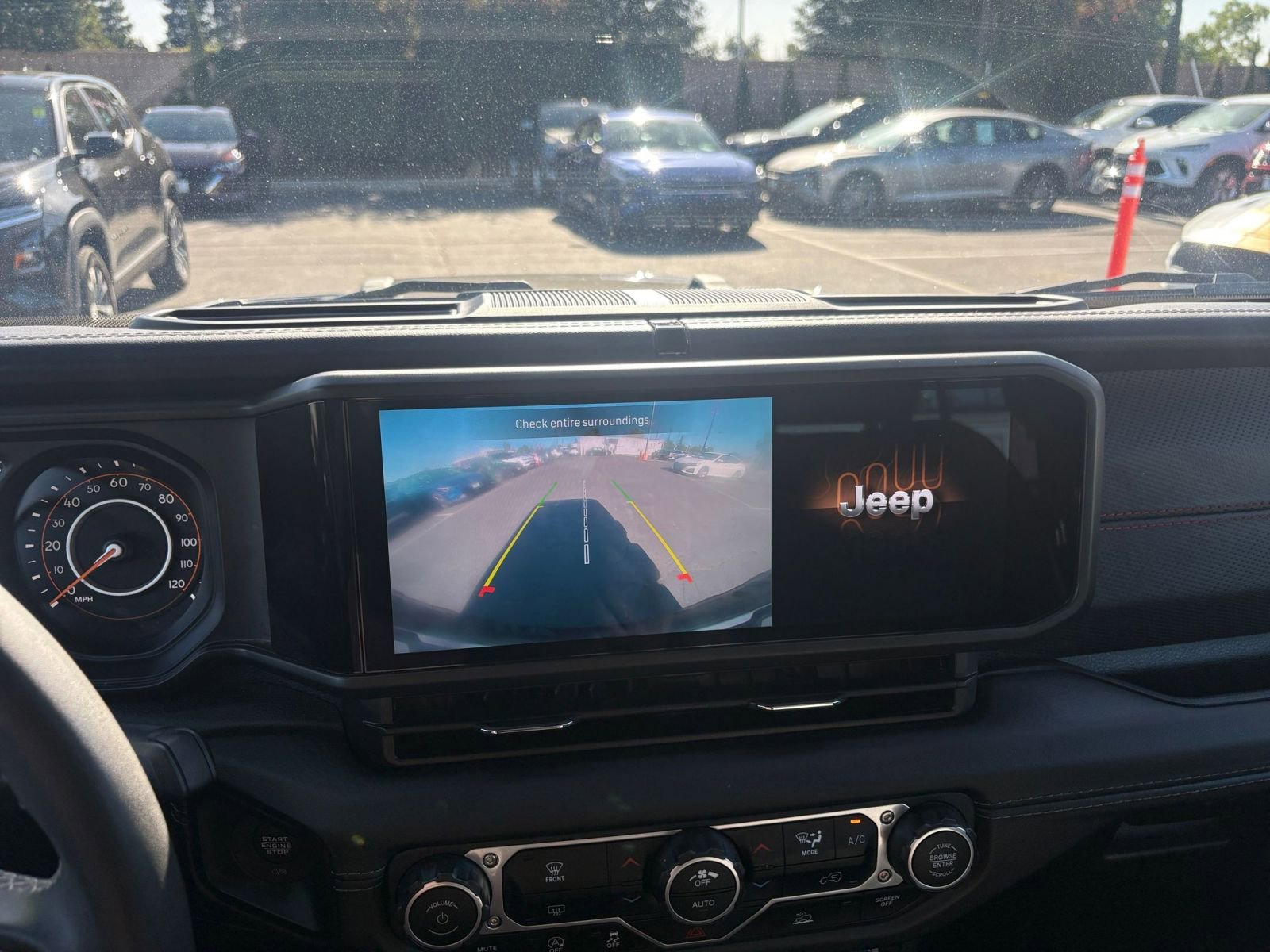 Used 2025 Jeep Wrangler Unlimited Rubicon image 23