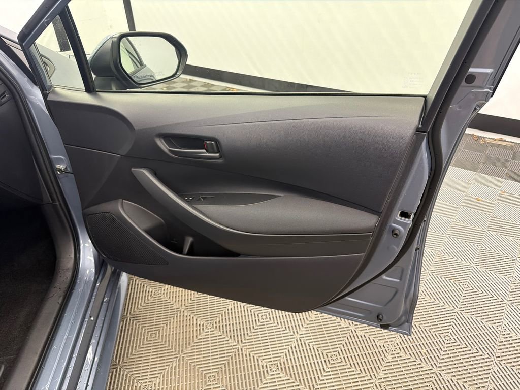 Used 2022 Toyota Corolla LE image 15