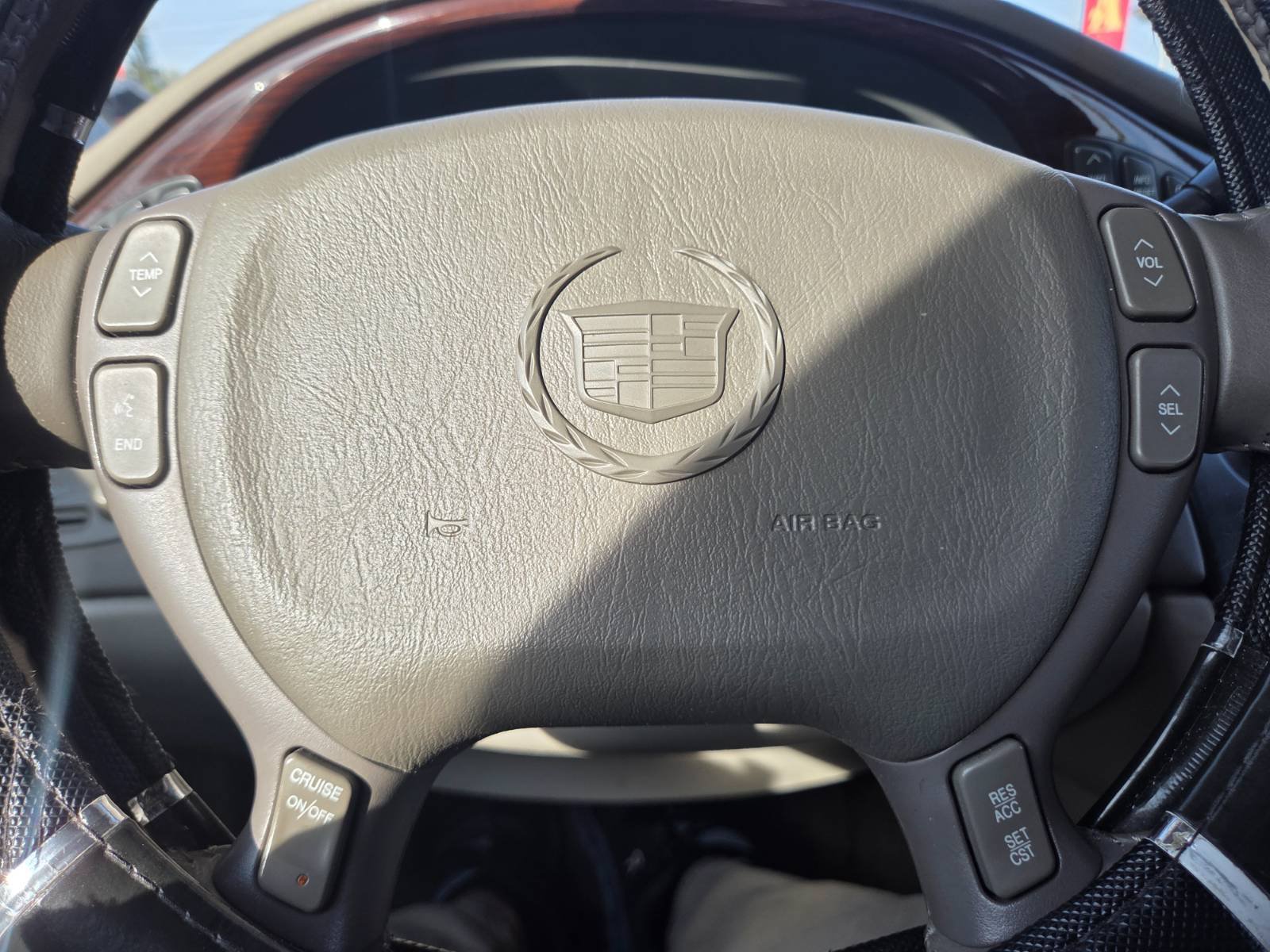 Used 2002 Cadillac De Ville DHS w/ Safety/Security Pkg FWD image 17
