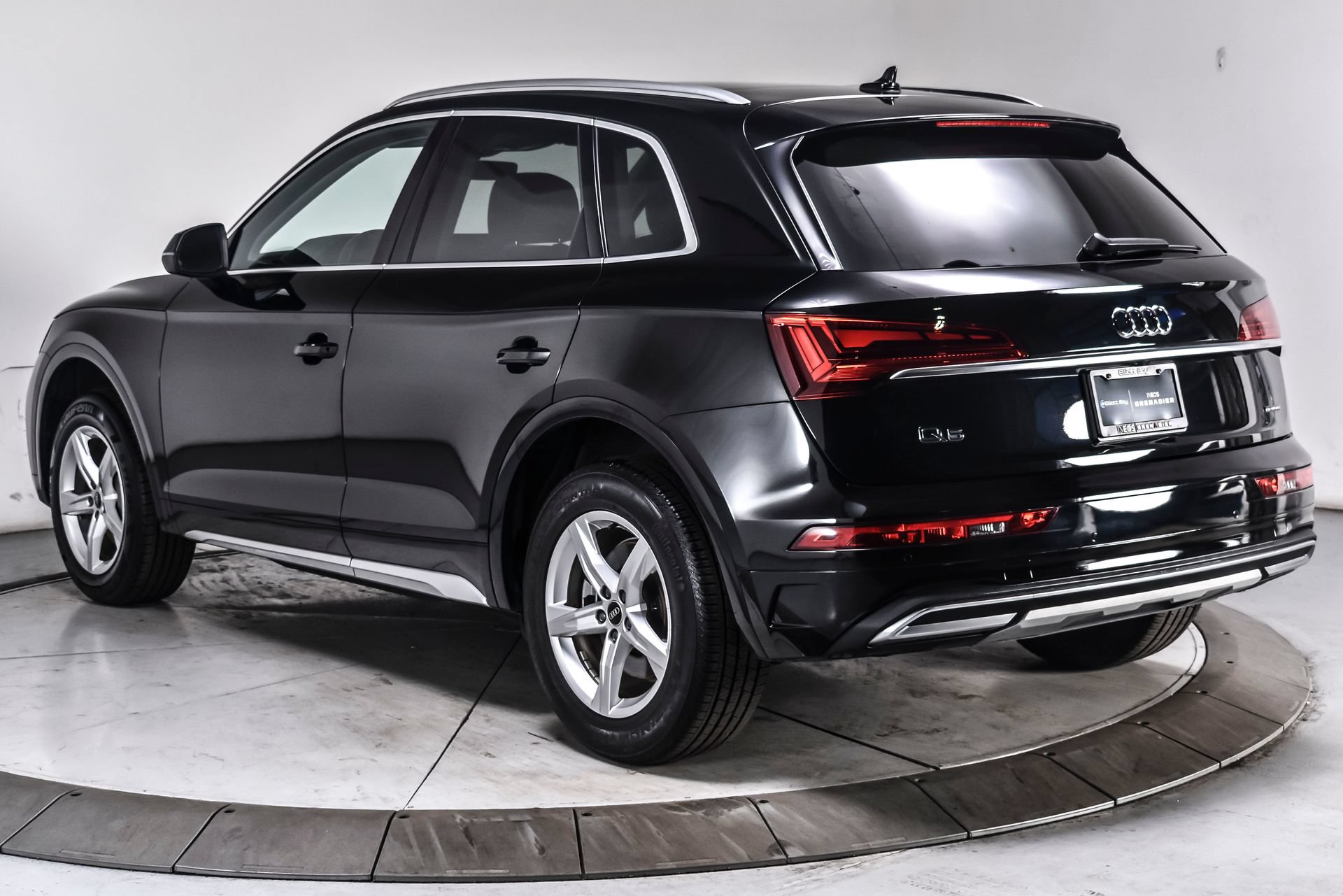 Used 2023 Audi Q5 2.0T Premium AWD/4WD image 4