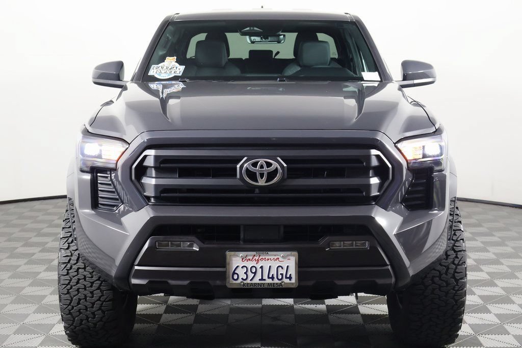 Used 2025 Toyota Tacoma SR5 AWD/4WD image 2