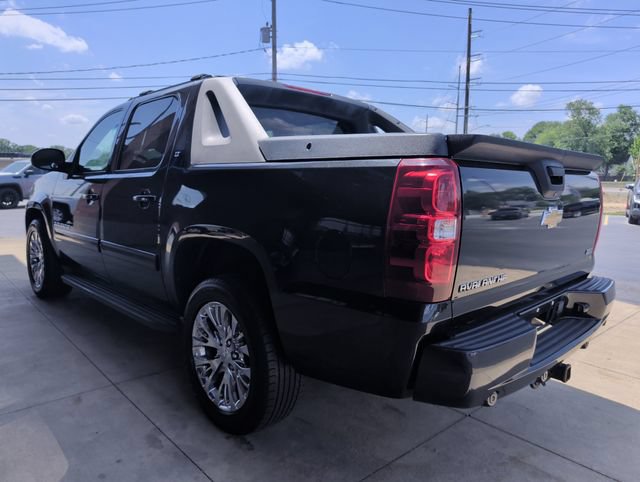Used 2010 Chevrolet Avalanche LT RWD image 6
