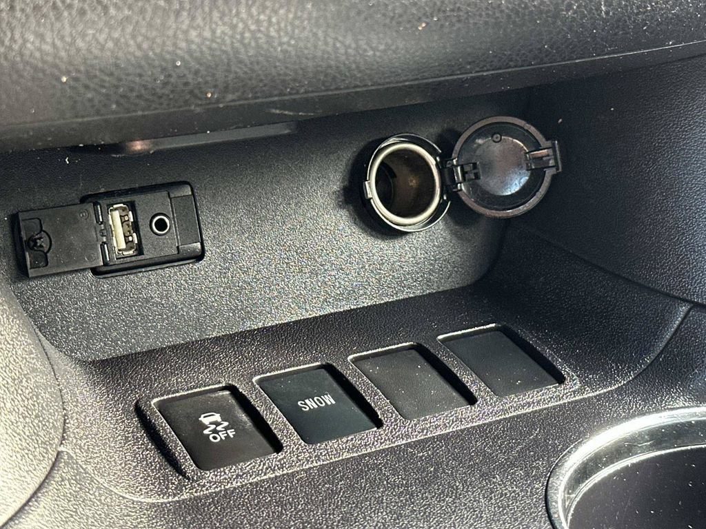 Used 2016 Toyota Highlander XLE FWD image 40