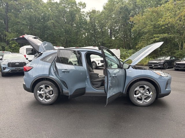 New 2026 Ford Escape ST-Line w/ Tech Pack #1 image 28