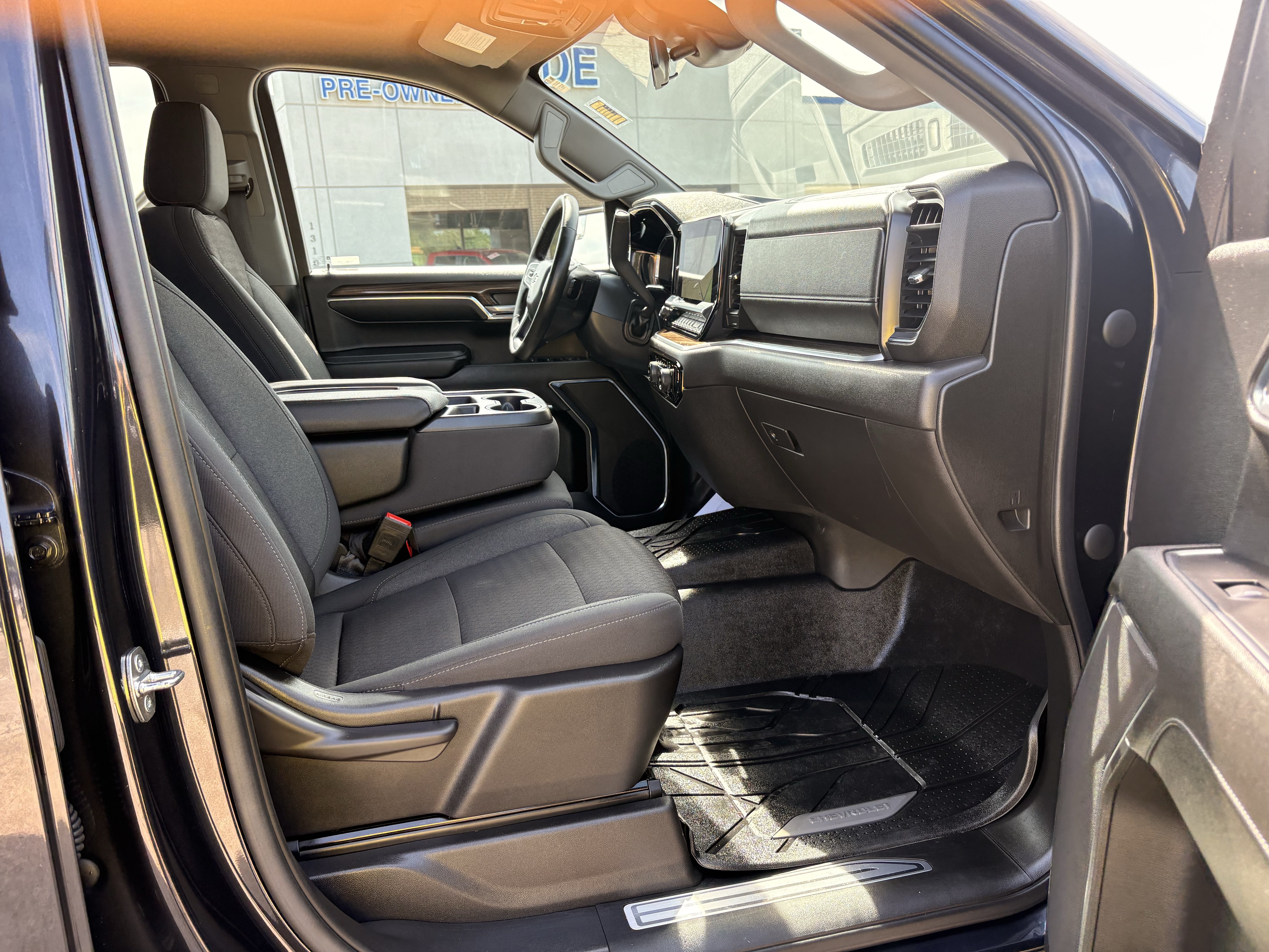 Used 2023 Chevrolet Silverado 1500 RST AWD/4WD image 8