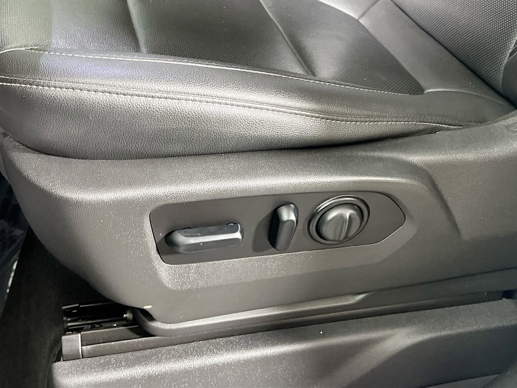 Used 2021 GMC Sierra 1500 SLT w/ SLT Convenience Package image 16