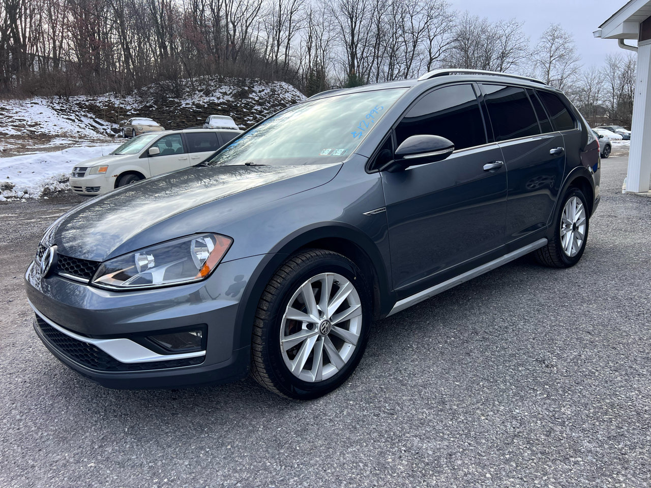 Used 2017 Volkswagen Golf Alltrack S image 3