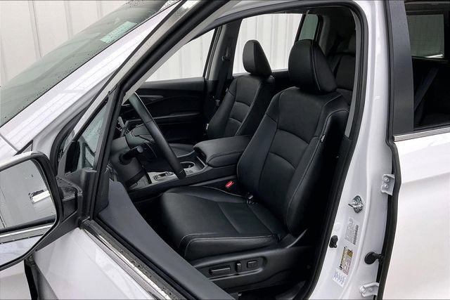 Certified 2025 Honda Ridgeline RTL image 8