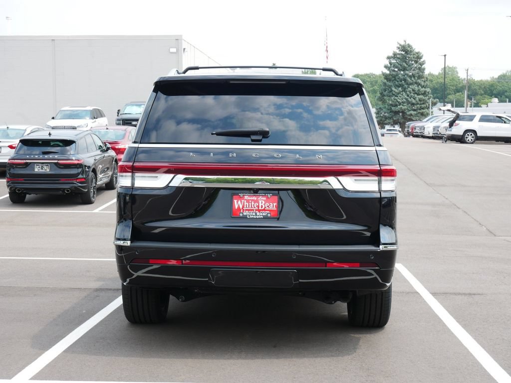 Used 2024 Lincoln Navigator Black Label AWD/4WD image 4