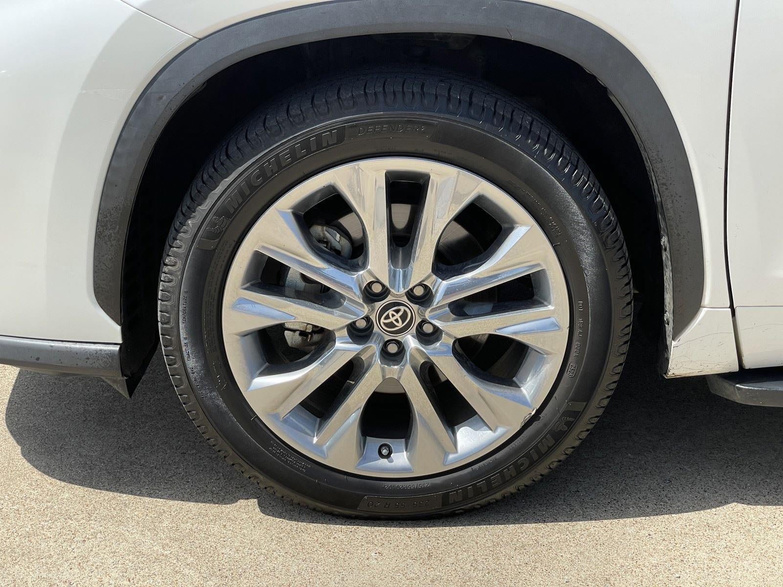 Used 2020 Toyota Highlander Limited FWD image 55