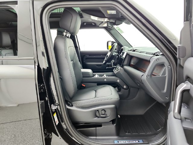 New 2026 Land Rover Defender 110 X-Dynamic SE AWD/4WD image 18