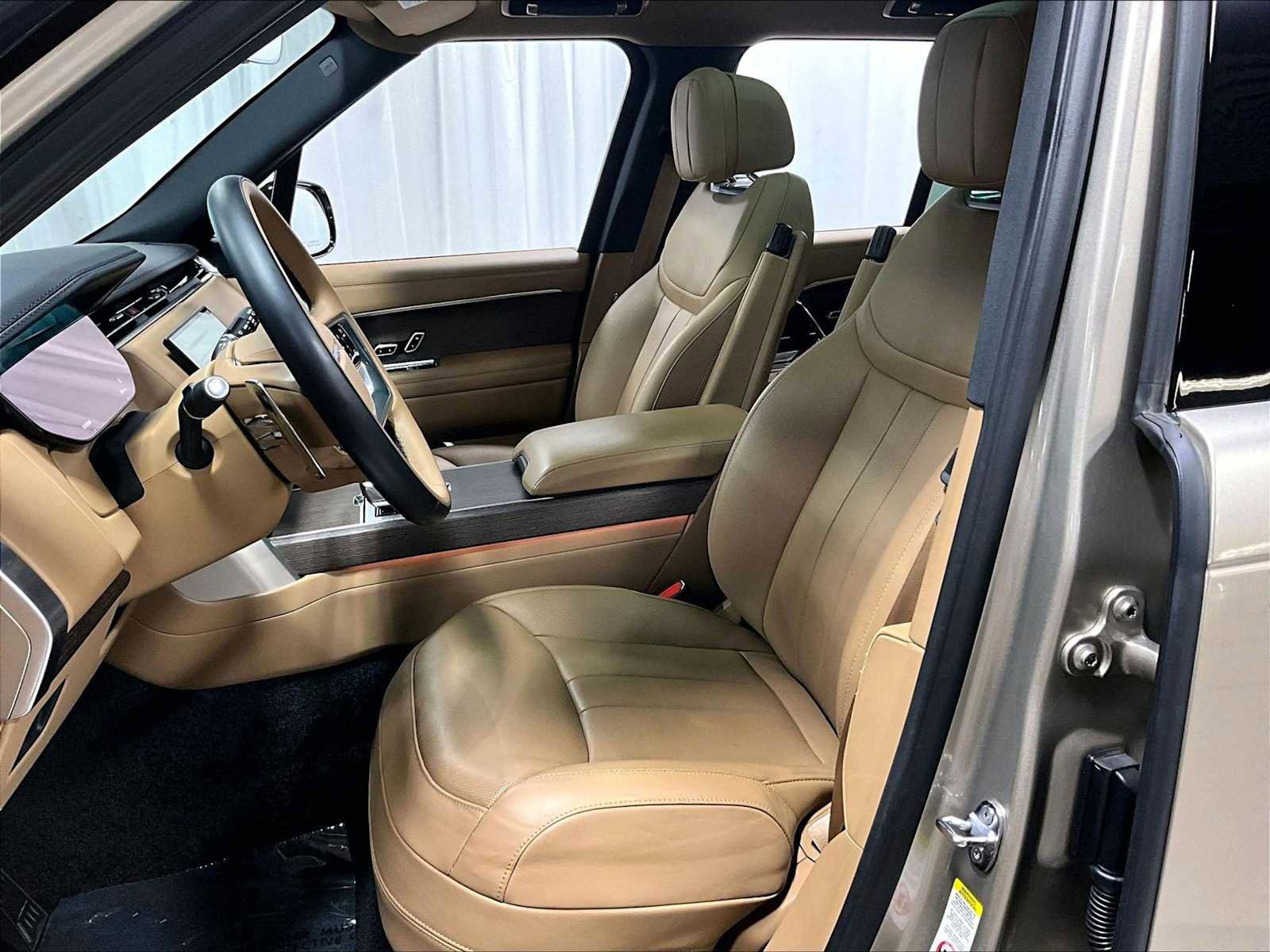 Used 2025 Land Rover Range Rover SE image 7